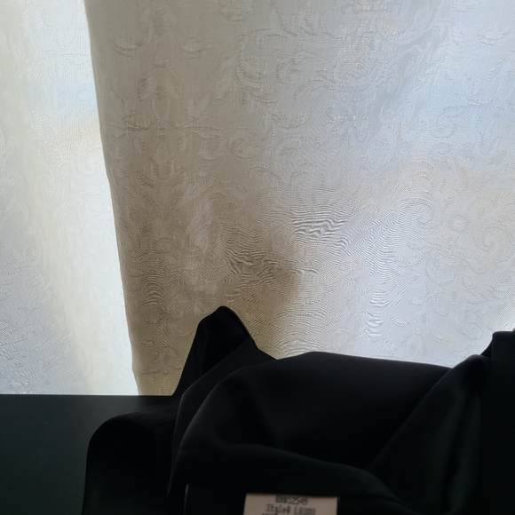 LAUNDRY SHELLI SEGAL...BEAUTIFUL DRESS.. - Picture 6 of 6